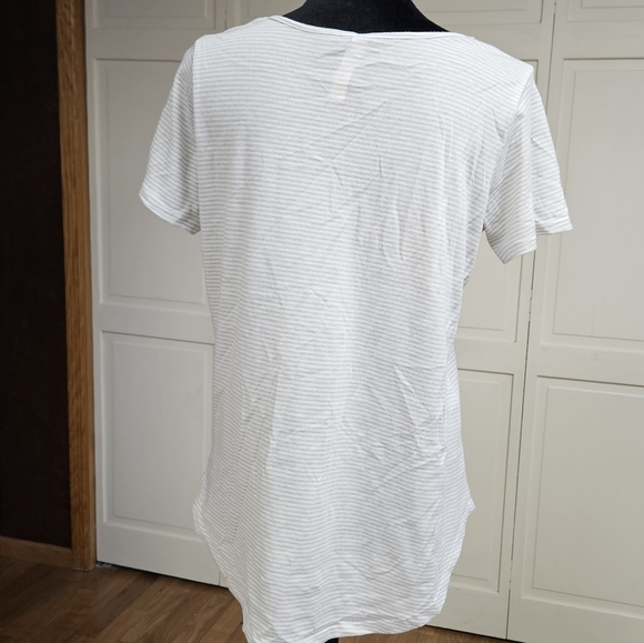 Fornia women's large short sleeve gray and white stripe tee - Picture 3 of 5